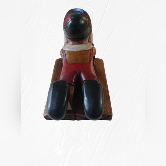 Pinocchio Statue. - Picture 2 of 5